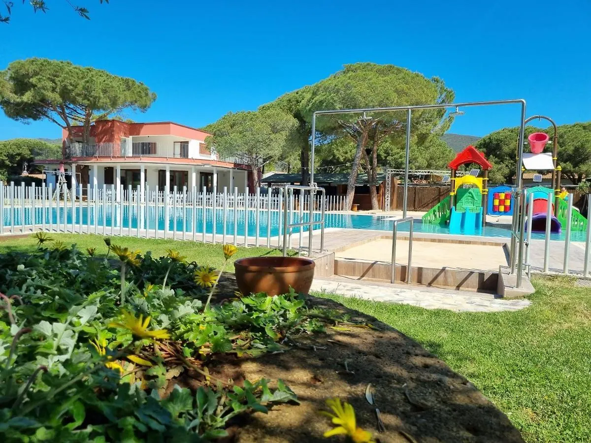 Camping Lacona Pineta Каполивери 3*,  Италия