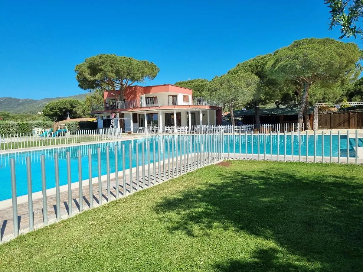 Parque de vacaciones Camping Lacona Pineta Capoliveri